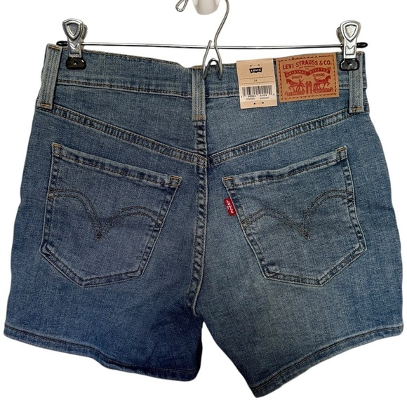 NWT Levi’s Mid Length Shorts - Picture 3 of 6